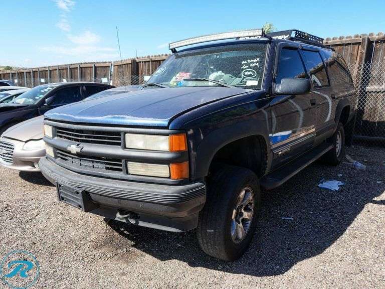 1999  Chevrolet  Suburban   4WD
