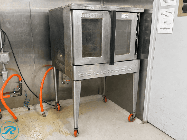 Blodgett DFG-100 Single Stack Full Size Convection Oven with Casters, Gas