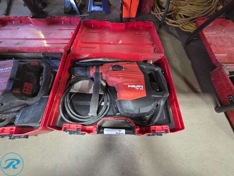 Hilti TE 70 Rotary Hammer Drill With Case, Electric