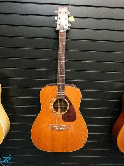 Yamaha FG-160 Acoustic Guitar