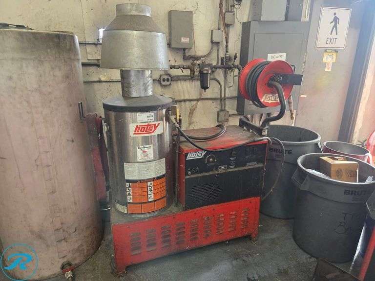 Hotsy 994SS Pressure Washer, 2000 PSI, 3.9 GPM, 460VAC, LP Gas