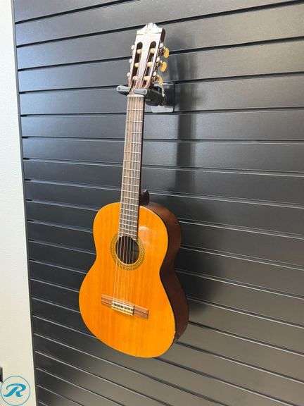 Yamaha CGS102A Acoustic Guitar With Case