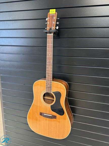 Madeira A-30R Acoustic Guitar With Case