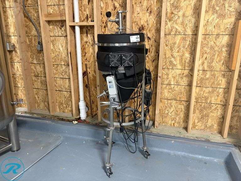 Conical Fermenter with Temperature Control Jacket, Cooling Blocks and Rolling Metal Stand