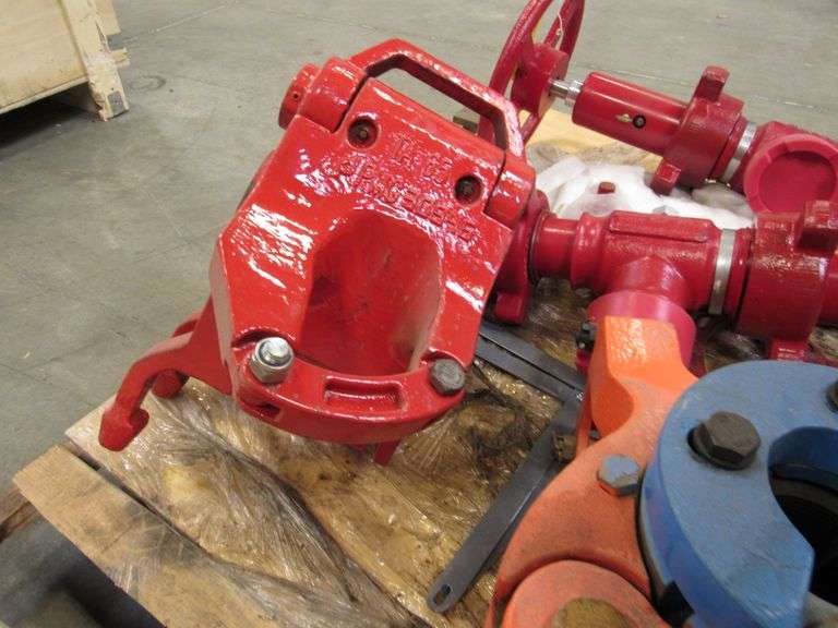 (1) PALLET, (2) ABCO VALVES, (2) TUBING ELEVATORS, APPROX. 3" OPENING