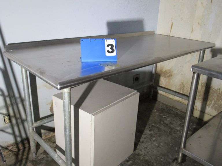 STAINLESS STEEL TABLE APPROX. 36” X 6' X 30"