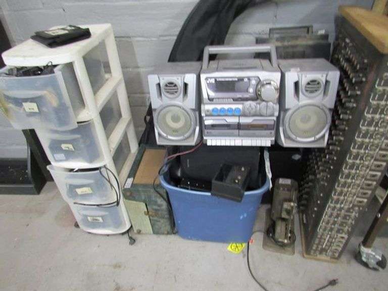 LOT, ASSORTED AUDIO EQUIPMENT INCLUDING MIXER, STEREO, RECORD PLAYER