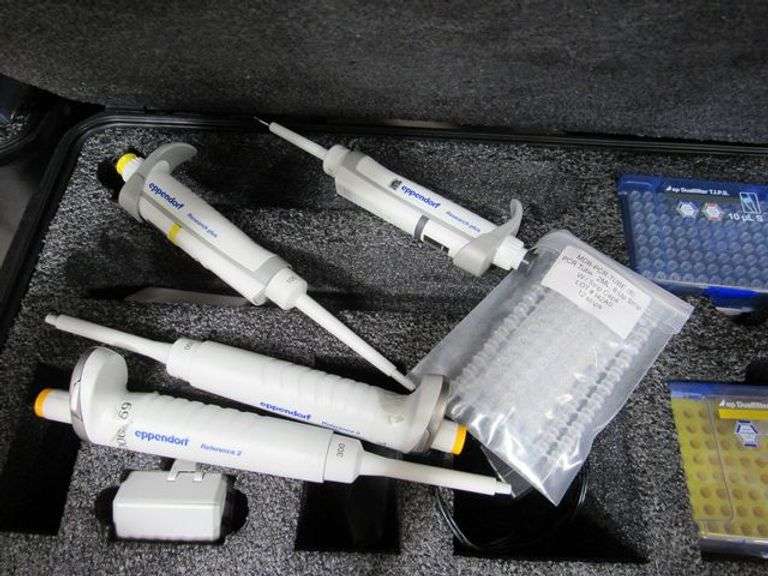 Lab Carrying Case MOBILE FIELD LAB WITH CARRYING CASE AS SHOWN - Rosen Systems