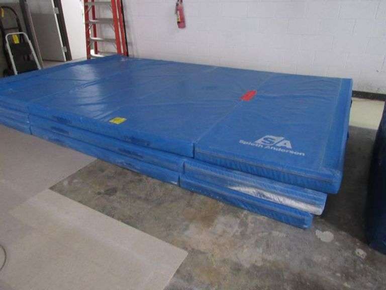 SPIETH ANDERSON BLUE LANDING MAT - APPROX. 7-1/2' X 12' X 5