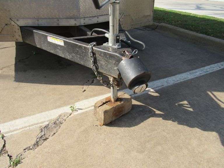 2018 20' ENCLOSED TRAILER, VIN 5JW1C2025J2228441, TANDEM AXLE, TRAILER BRAKES, (1) SIDE DOOR AND REAR DROP DOWN GATE, WOOD FLOOR, 8' WIDE, *TONGUE LOCK WITH NO KEY*, 2-5/16" BALL, FAIR CONDITION, SOLD  WITH CONTENTS  AS SHOWN  *NOTED AS DAMAGED - REFER  TO PHOTOS*