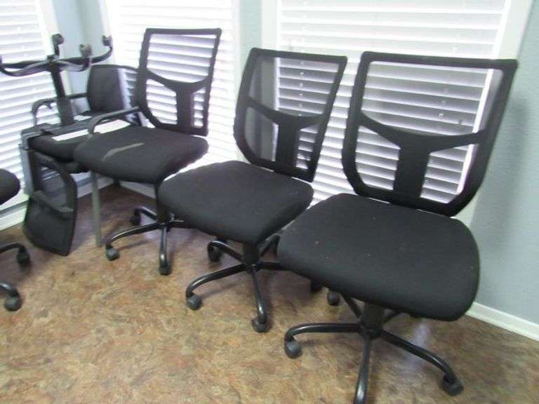 (6) PORTABLE CHAIRS WITHOUT ARMRESTS *Located in Offices*