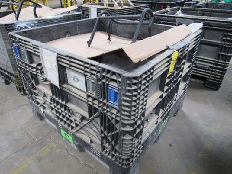 BLACK RAILING - APPROX. (24) PIECES, 2-22-019-0013 AND INCLUDES COLLAPSIBLE PLASTIC CRATE