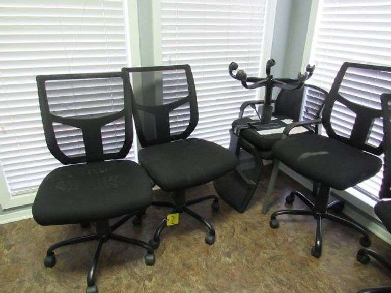 (6) PORTABLE CHAIRS WITHOUT ARMRESTS *Located in Offices*