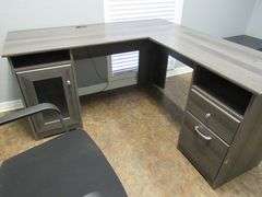 L-SHAPE WOOD DESK WITH CHAIR *Located in Offices*