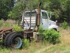 1986 TRACTOR TRUCK, INTERNATIONAL, VIN 1HSITG4N0GHA39416, 5TH WHEEL *NO KEY - CONDITION UNKNOWN* *Located Outside*
