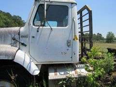 1986 TRACTOR TRUCK, INTERNATIONAL, VIN 1HSITG4N0GHA39416, 5TH WHEEL *NO KEY - CONDITION UNKNOWN* *Located Outside*