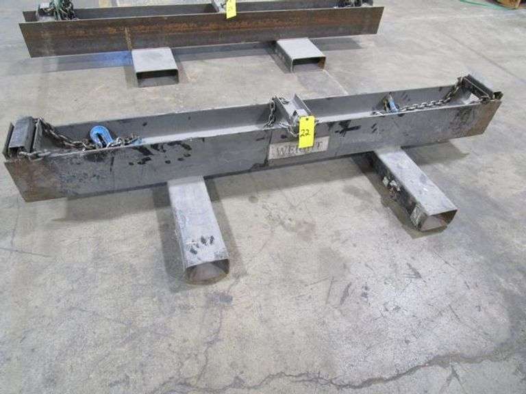 HEAVY DUTY STEEL MATERIAL HANDLING SPREADER BAR W/FORKLIFT INSERTS, CHAINS & HOOKS