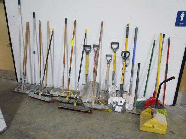 LOT OF ASSORTED PUSH BROOMS, SHOVELS, SQUEEGEE'S, MOP BUCKETS, ETC.
