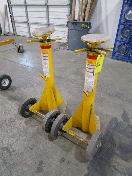 (2) PORTABLE TRAILER STABILIZING JACKS