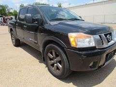 2015 NISSAN TITAN VIN 1N6BA0ECXFN511894, PRO-4 V-8 WITH CREW CAB, MILES READ 216,066, STARTS AND RUNS AS OF 7/19/2024 *Located at 2323 Langford, Dallas TX 75208