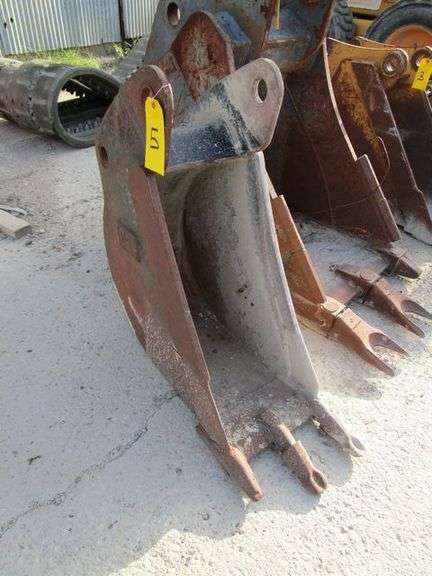 CAT 12" BUCKET