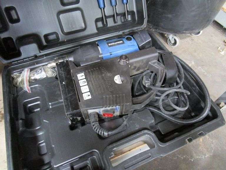 EVOLUTION MAGNETIC DRILL #S28 MAG, WITH CASE AND ACCESSORS
