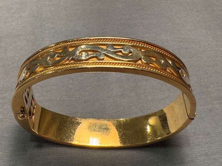 LADIES 18 KARAT YELLOW GOLD SAPPHIRE AND DIAMOND BANGLE BRACELET