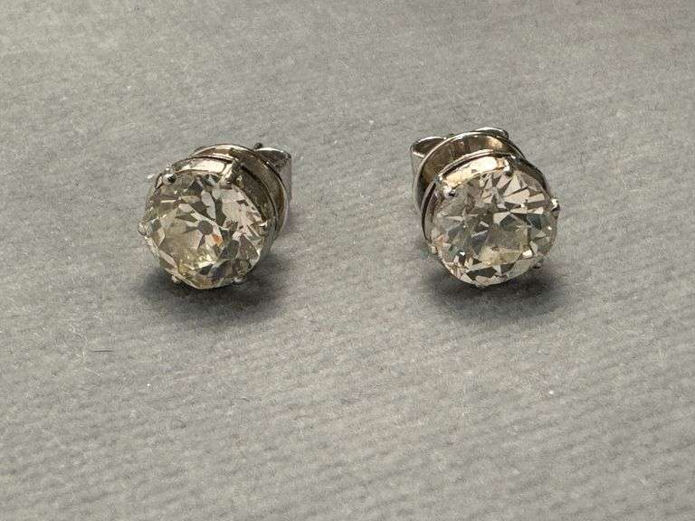 PAIR OF LADIES VINTAGE DIAMOND STUD ROSE CUT EARRINGS