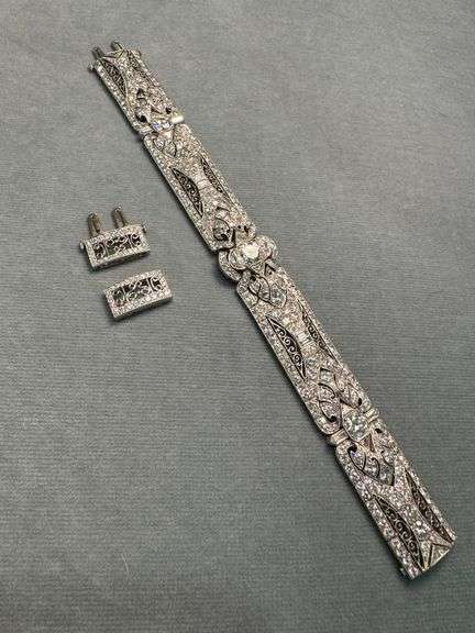 LADIES PLATINUM DIAMOND ART DECO BRACELET CIRCA 1925