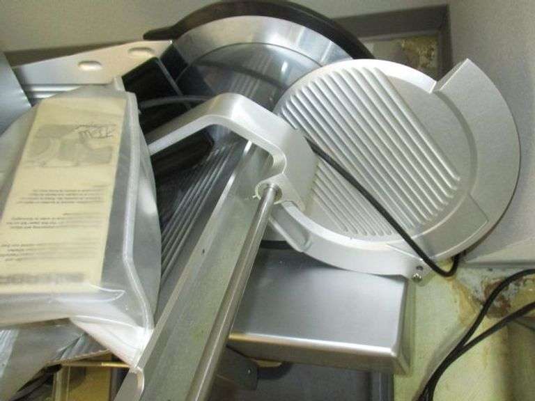 BIZERBA SLICER MDL R-22 120-VOLTS WITH ACCESSORIES AS SHOWN