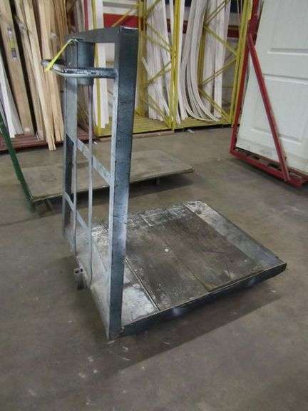 4-WHEEL SHOP CART - APPROX. 40" X 32" X 49" PORTABLE