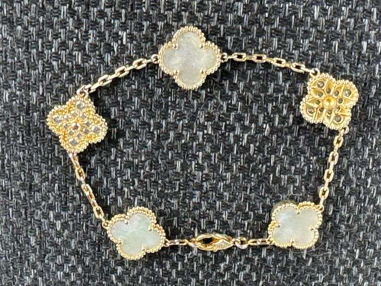 VAN CLEEF & ARPELS 18 KARAT CLOVER BRACELET WITH MOTHER OF PEARL AND DIAMONDS STAMPED 750