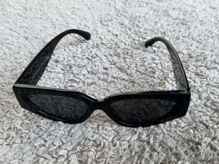 CHANEL WOMEN'S SUNGLASSES IN BLACK 6056 SIZE 56-16-140