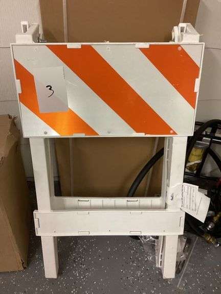 CONSTRUCTION CAUTION STAND