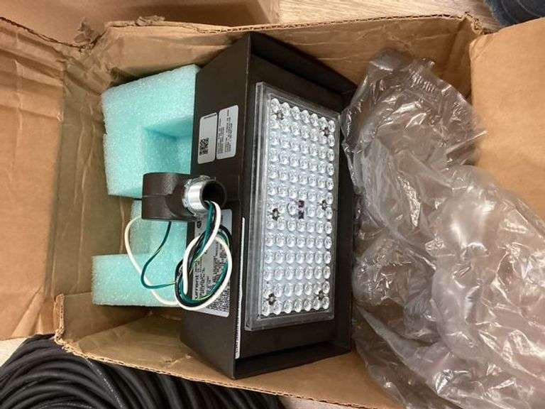 CURRENT EXO FLOOD LIGHT LED RFL3-40-4K-PC - Rosen Systems