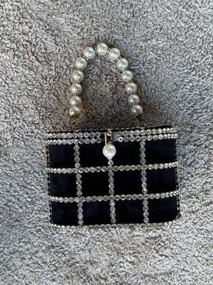 UNMARKED BLACK VELVET / RHINESTONE BAG WITH PEARL HANDLE / CLASP