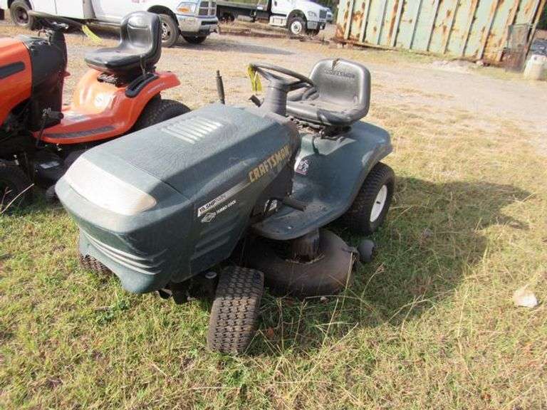 CRAFTSMAN RIDING MOWER 19.5-HP TWIN, BRIGGS AND STRATON TURBO COOL, 42" CUT *FLAT TIRES - CONDITION UNKNOWN*