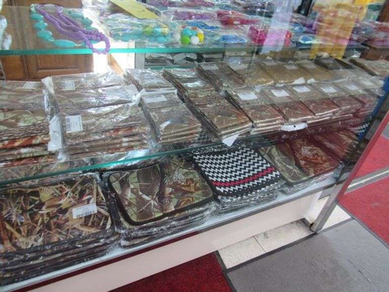 LOT, CONTENTS INSIDE DISPLAY CABINET INCLUDING ASSORTED IPAD CASES AND PHONE CASES AND NECKLACES