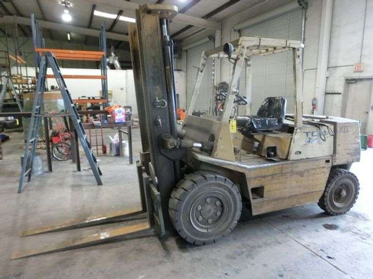 TCM DIESEL FORKLIFT FD40 MDL 250 H 4,525 HOURS ON METER, 8-9,000LB CAPACITY *STARTS AND RUNS AS OF 11/18/2025* (DELAYED PICKUP)