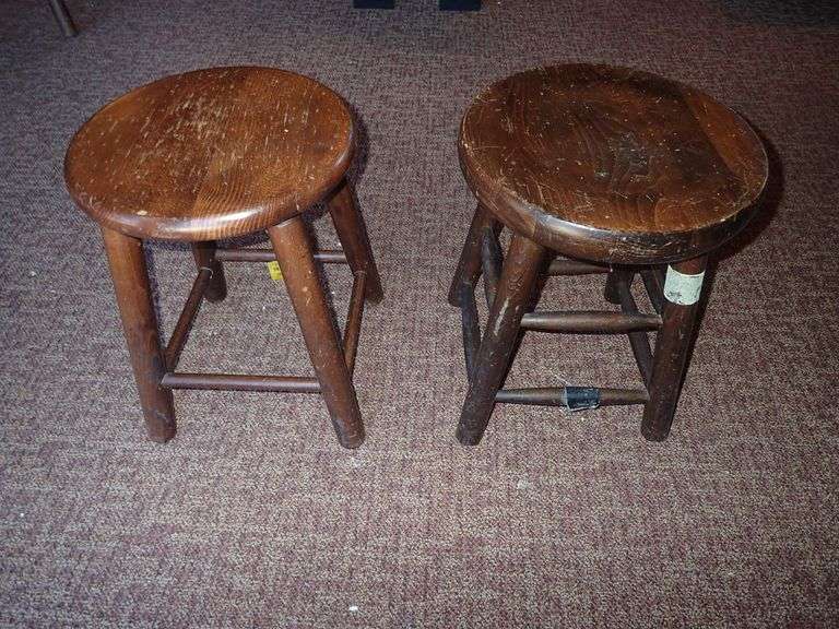 EAGLE CHAIR WOOD STOOL 18" IN HEIGHT **sold 2X the money**