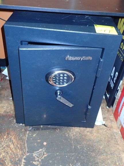 Circular Safe Code SENTRY SAFE W/ DIGITAL KEYPAD - NO CODE AVAILABLE - THIS SAFE IS ...