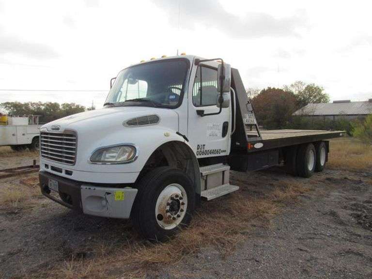 2004 FREIGHTLINER HYDRAULIC ROLLBACK TRUCK, BUSINESS CLASS M2 VIN 1FVHCYDCXDM94593