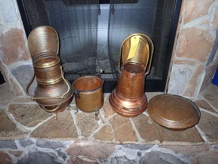 ASSORTED BRASS AND COPPER STOVE ITEMS