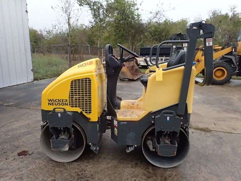 Wacker Neuson RD12 Ride-On Roller