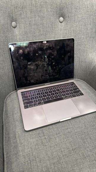 **Removed from Auction** Apple MacBook Pro A1706, 13.3-inch Retina, 256GB SSD, Intel Core i5