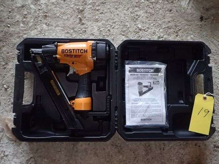 Bostich Strapshot Nailer MCN150 w/ Case