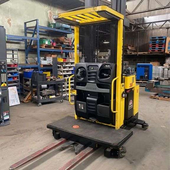 Order Picker Model R30es Hyster - Electric Order Picker, Model: R30XM2, S/N: G118N02156B, 4573.6 ...