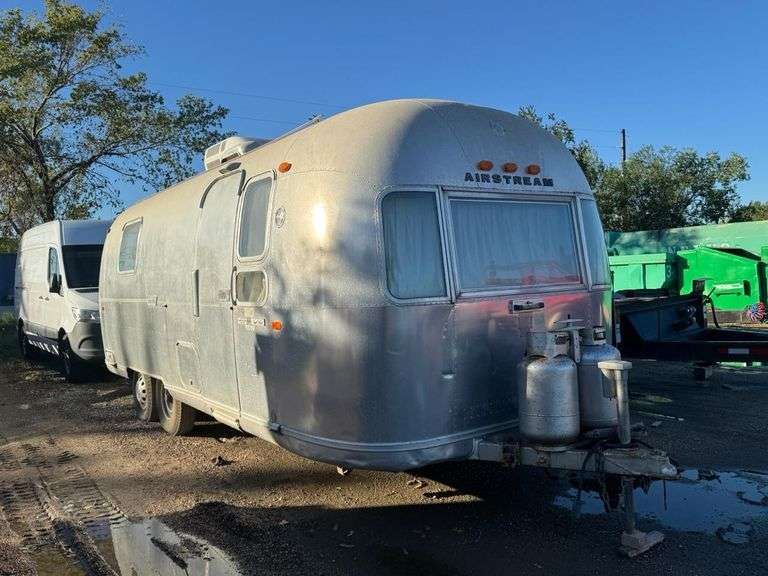 1972 Airstream Land Yacht Trade Wind - Type L25T2-S2463