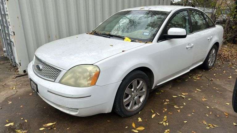 Ford Five Hundred 2007, Sedan, 228,529 Miles, White, VIN: 1FAFP24187G112153