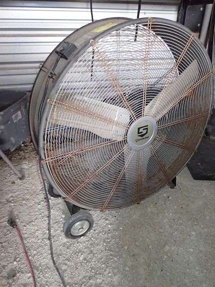 Strongway 36" Portable Drum Fan